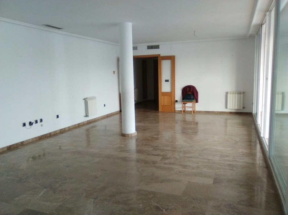 Pillar in the center of a living room